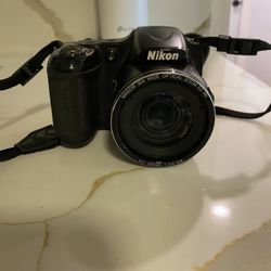 Nikon Coolpix L820 – 30x Zoom / 16MP / Full HD Video