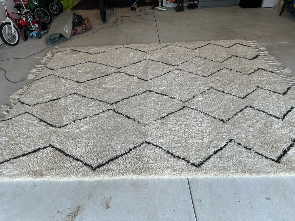 Large West Elm Rug for Sale in Bothell, WA OfferUp