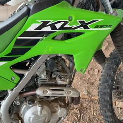 Klx230r (semi wrecked RUNS)