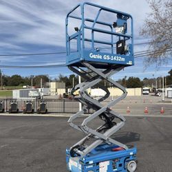 Genie 1432  14’ Scissor Lift With Only 1 Hour If Use