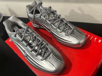 Nike Shox Silver Metallic Sneakers size 6 women’s
