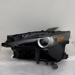 ⭐OEM Mazda CX-30 Headlight – Left (Driver Side) Fits: 2020–2022 Mazda CX-30 Part Number: GHO-67890