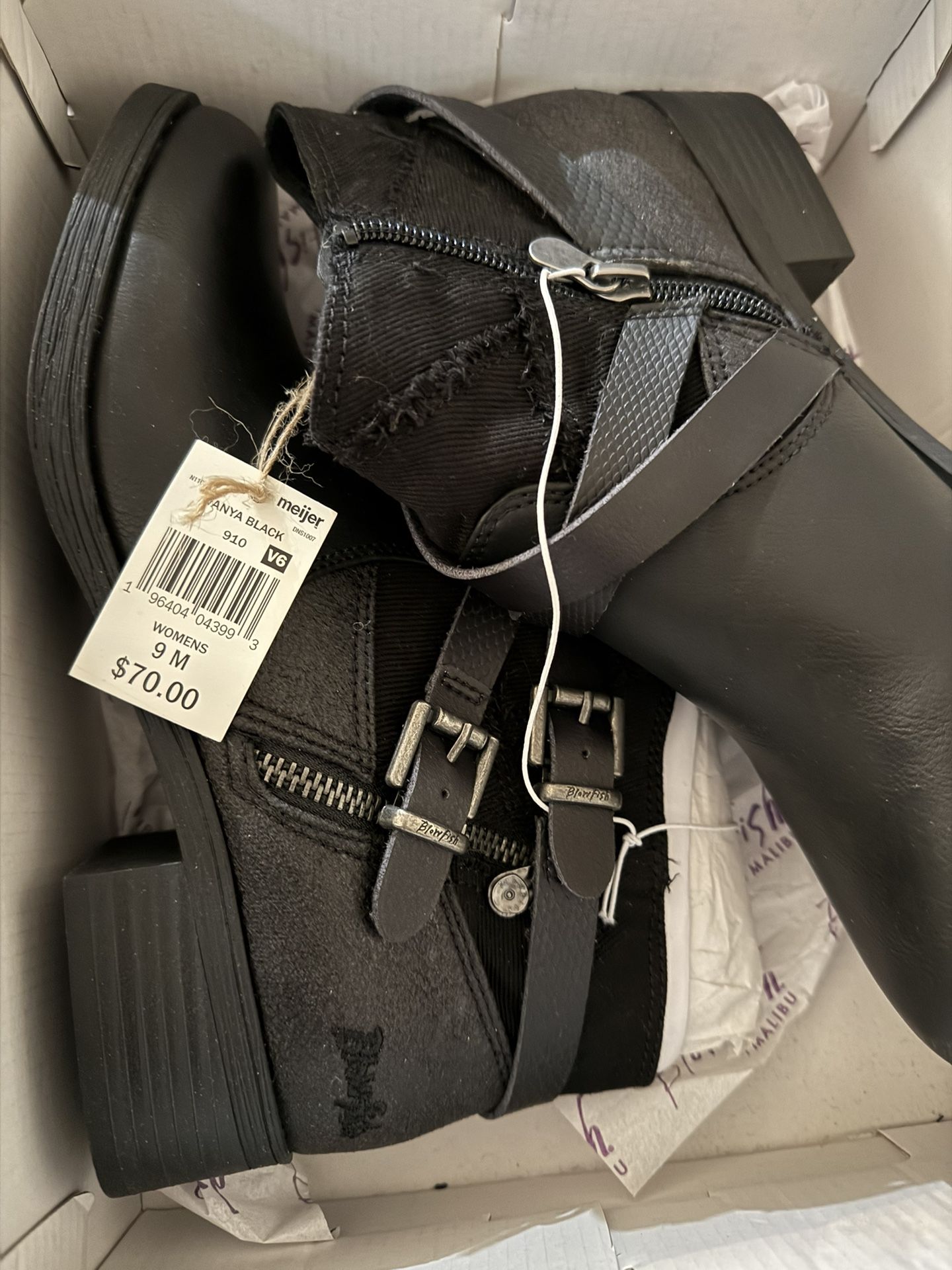 Women’s Boots Size 9