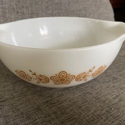 Vintage  Pyrex Butterfly Gold Mixing Bowl.