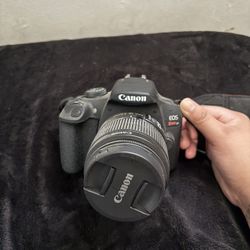 Canon Rebel T7 