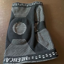 Black Compression Athletic knee pad