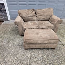 Loveseat with Ottoman