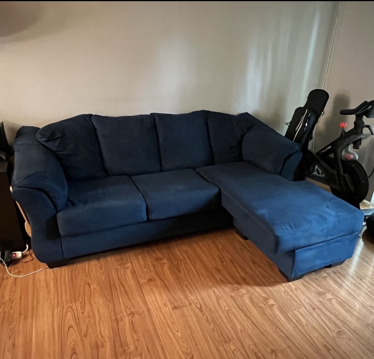 Darcy Sofa Chaise Blue Matttroy