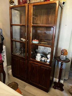 Mid Century china Cabinet