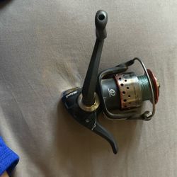 Broken Ugly Stick Reel 