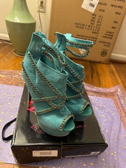 Alba size 10