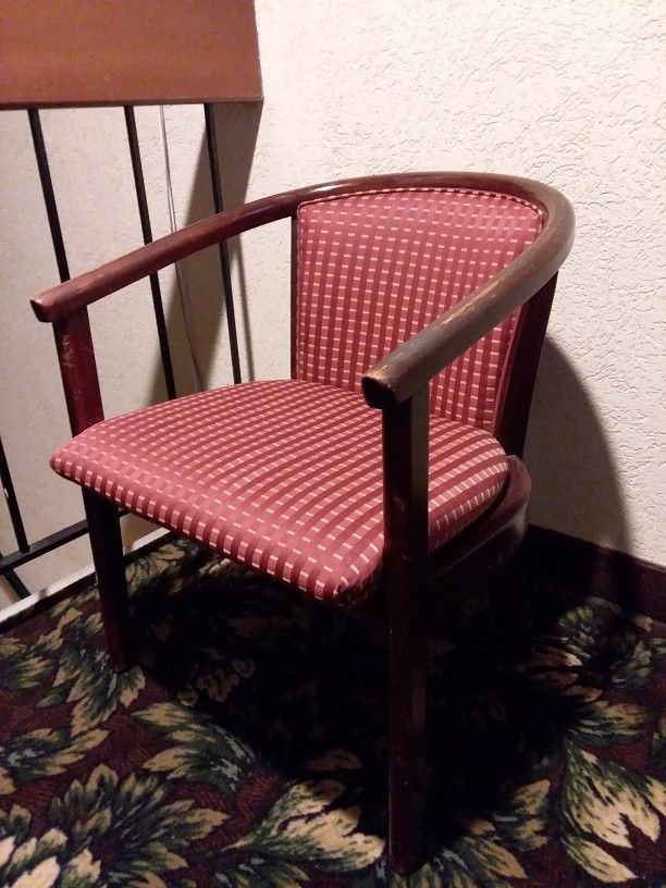 Wooden Chair (s)