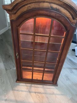 Hutch with light snd 2 glass shelves