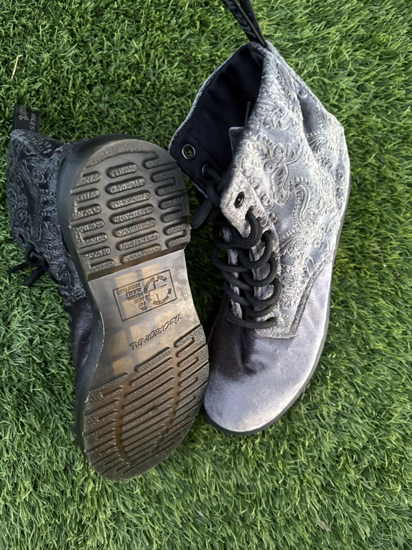 Dr Martens Women Boots Size 6 BRAND NEW 21 Papyrus Halloween cards