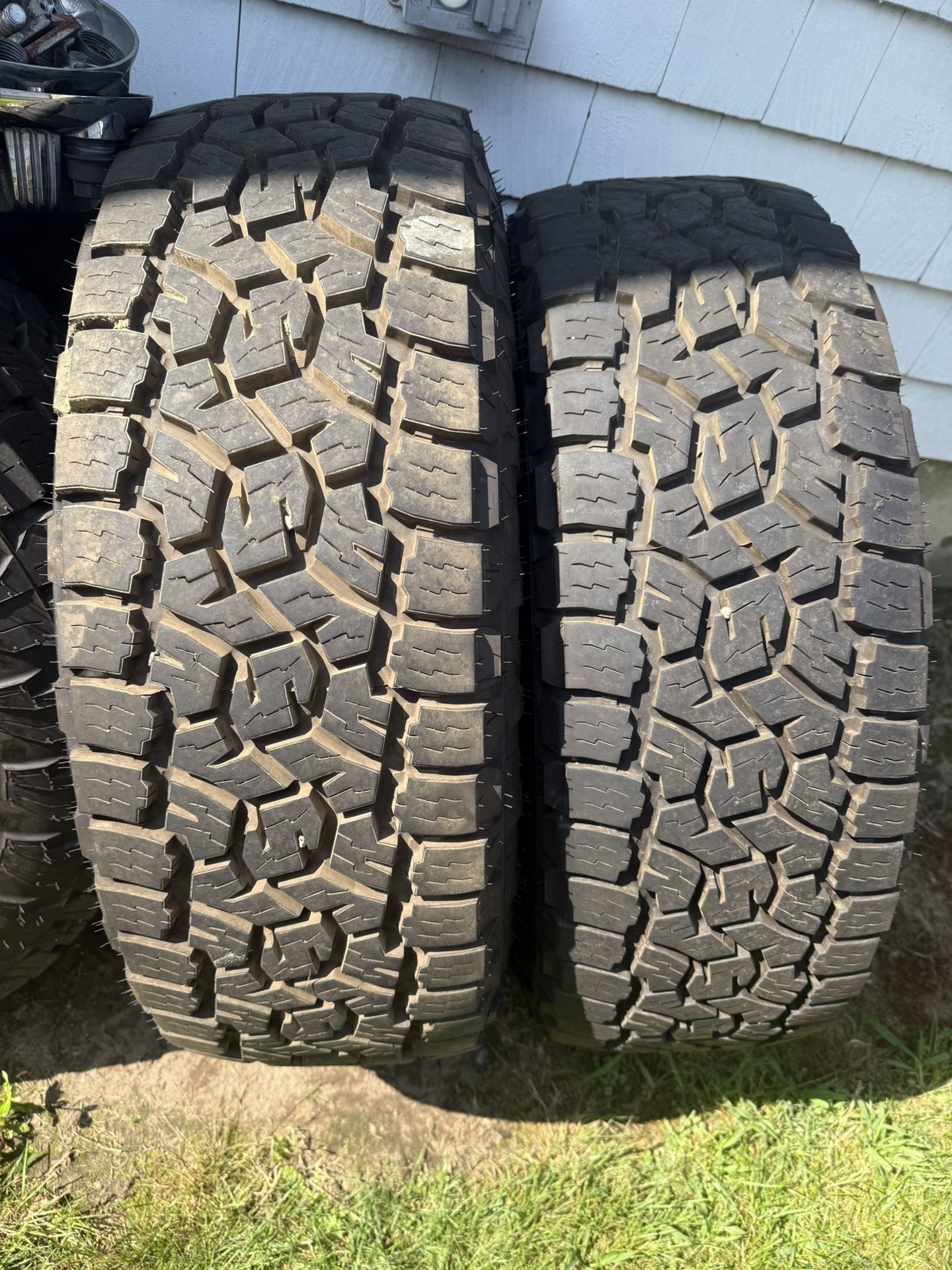 Toyo Open Country A/T III - LIKE NEW