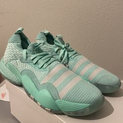 Adidas Trae Young Mens Size 11   New In Box