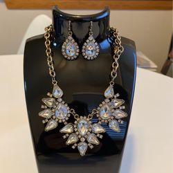 Vintage Style Costume Statement Necklace And Earring Set