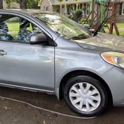 Nissan Versa 2012