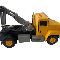 Caterpillar toy crane truck