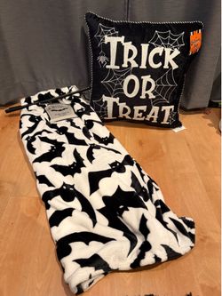 New 🎃 Throw Pillow & Blanket Set both for $12!