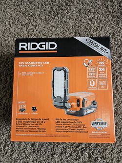 RIDGID 18V Magnetic LED Task Light Kit R86901KSB 900 Lumens w/ 2.0Ah Battery & Charger