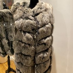 Emilio Pucci Silver Fox Fur Vest Size 40euro