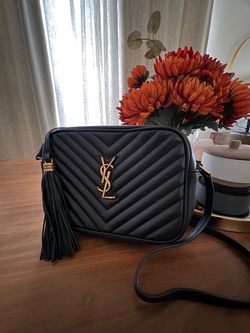 YSL Saint Laurent Lou Camera Bag in Black / Gold Hardware ✨