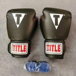 Title Classic MMA Kickboxing Gloves 14oz L/XL w/New Hand Wraps Included 