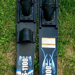 Airhead AHS-1100 Adult Combo Water Skis - New Condition 