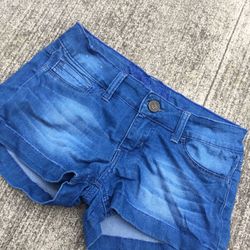 Girls shorts size 3 perfect for summer☀️