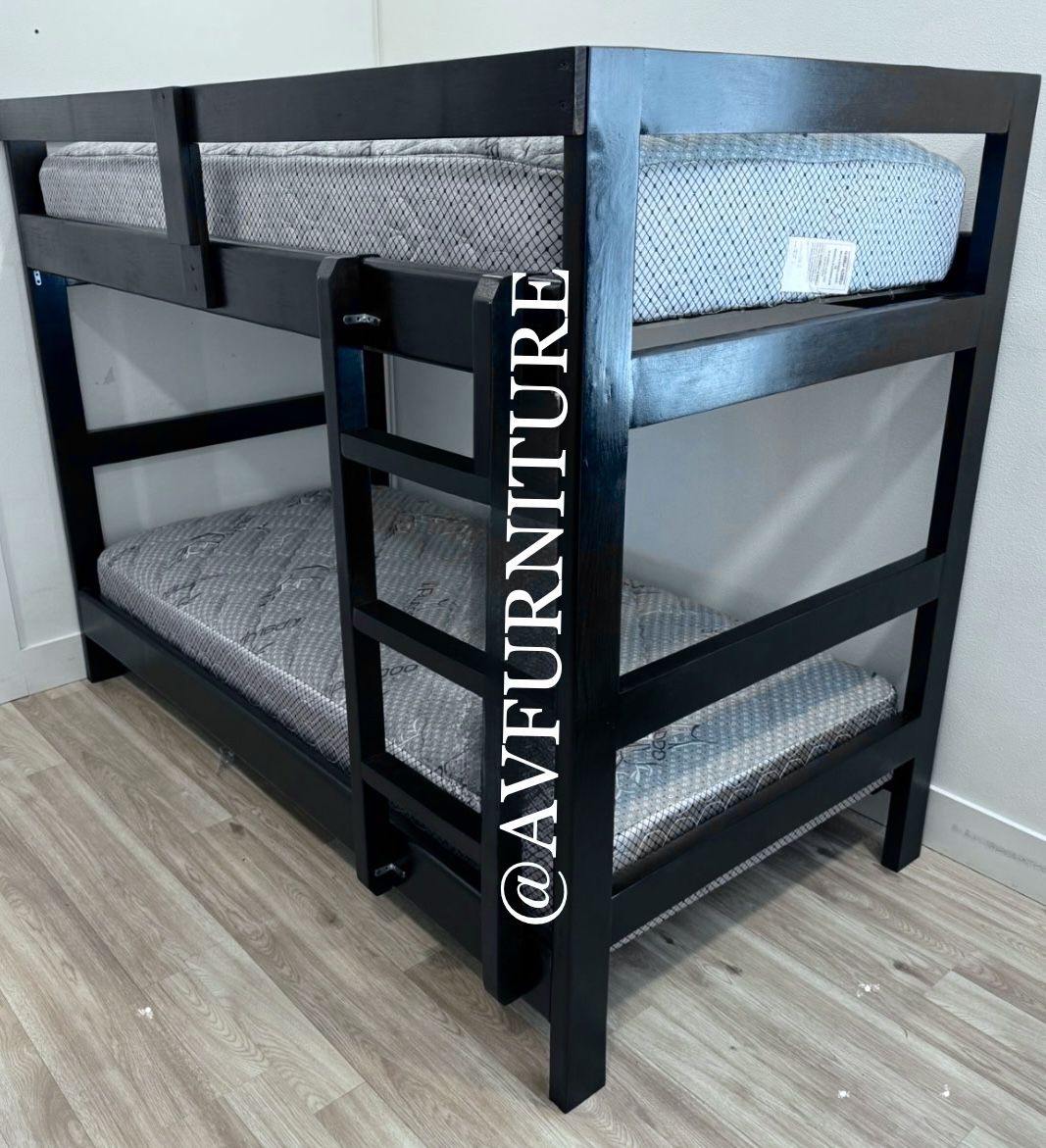 Twin Twin Bunk Bed And 2 Mattresses