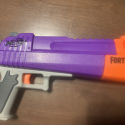 Toys-NERF E7510 Fortnite HC-E Mega Dart Blaster Gun