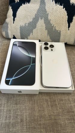 iPhone 16 pro Max:256gb unlocked Like New