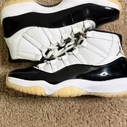 jordan 11s gratitude size 9.5