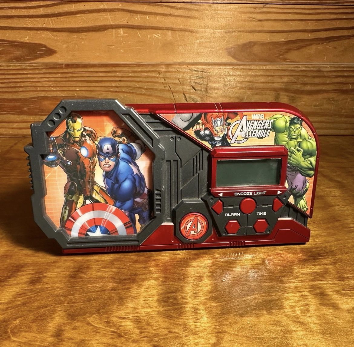 MARVEL AVENGERS light-up Alarm Clock Captain America Iron Man