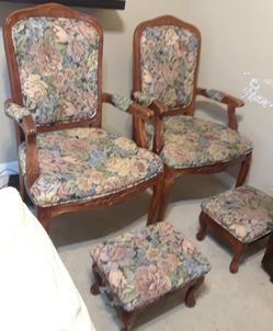 Set of 2 chair with ottoman floral pattern great condition solid oak wood