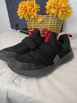 AND1 sneakers 10.5