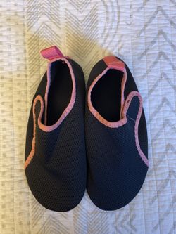 Women's Water Shoes — Black & Pink, Size 7