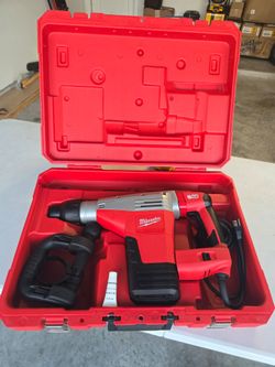 Milwaukee
SDS-MAX Demolition Hammer