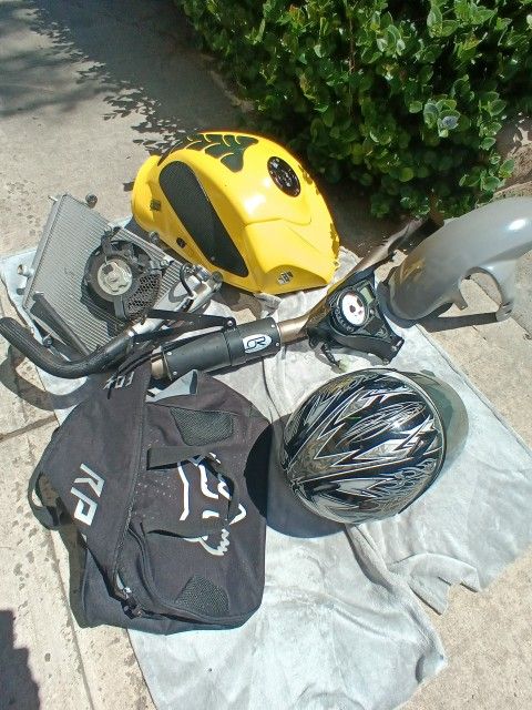 Suzuki GSXR Parts And Street Bike Helmet