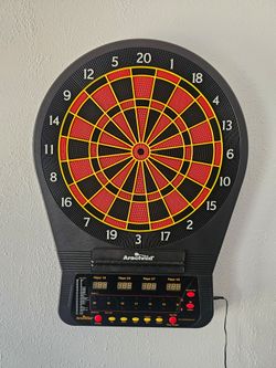 ARACHNID CRICKET PRO TOURNAMENT-QUALITY DART BOARD