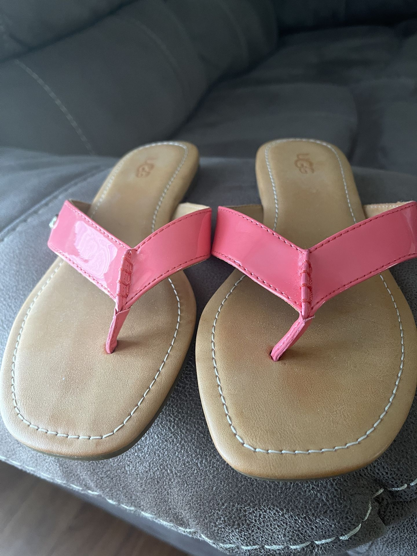 UGG Flat Sandals Coral Color Size 7.