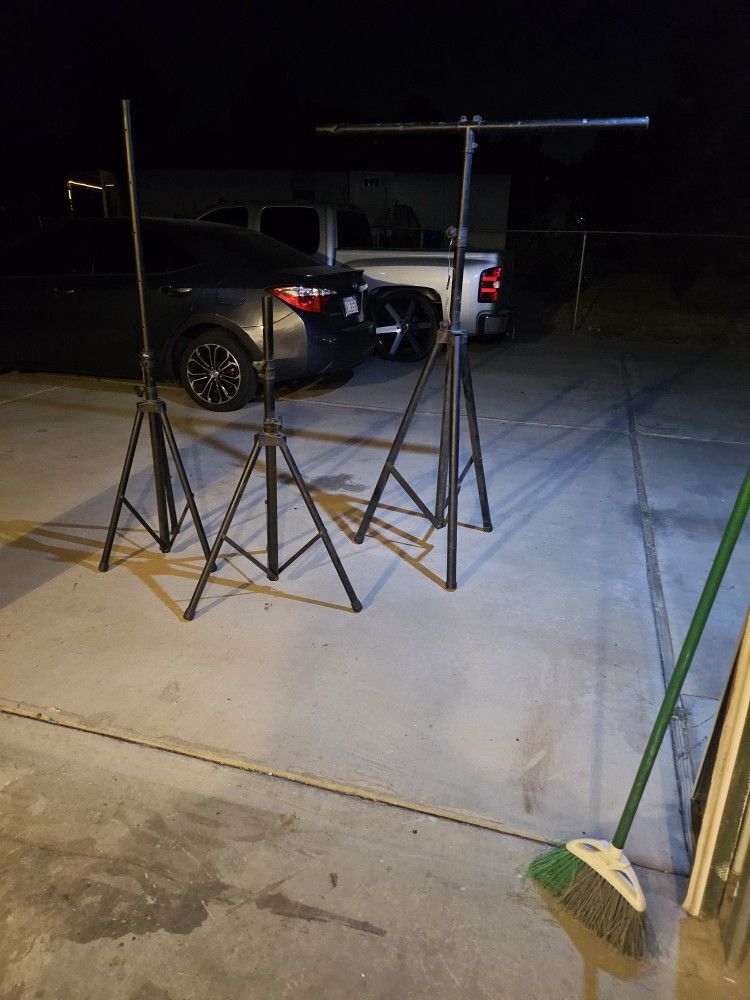 DJ light holder.
And Two speaker holders.