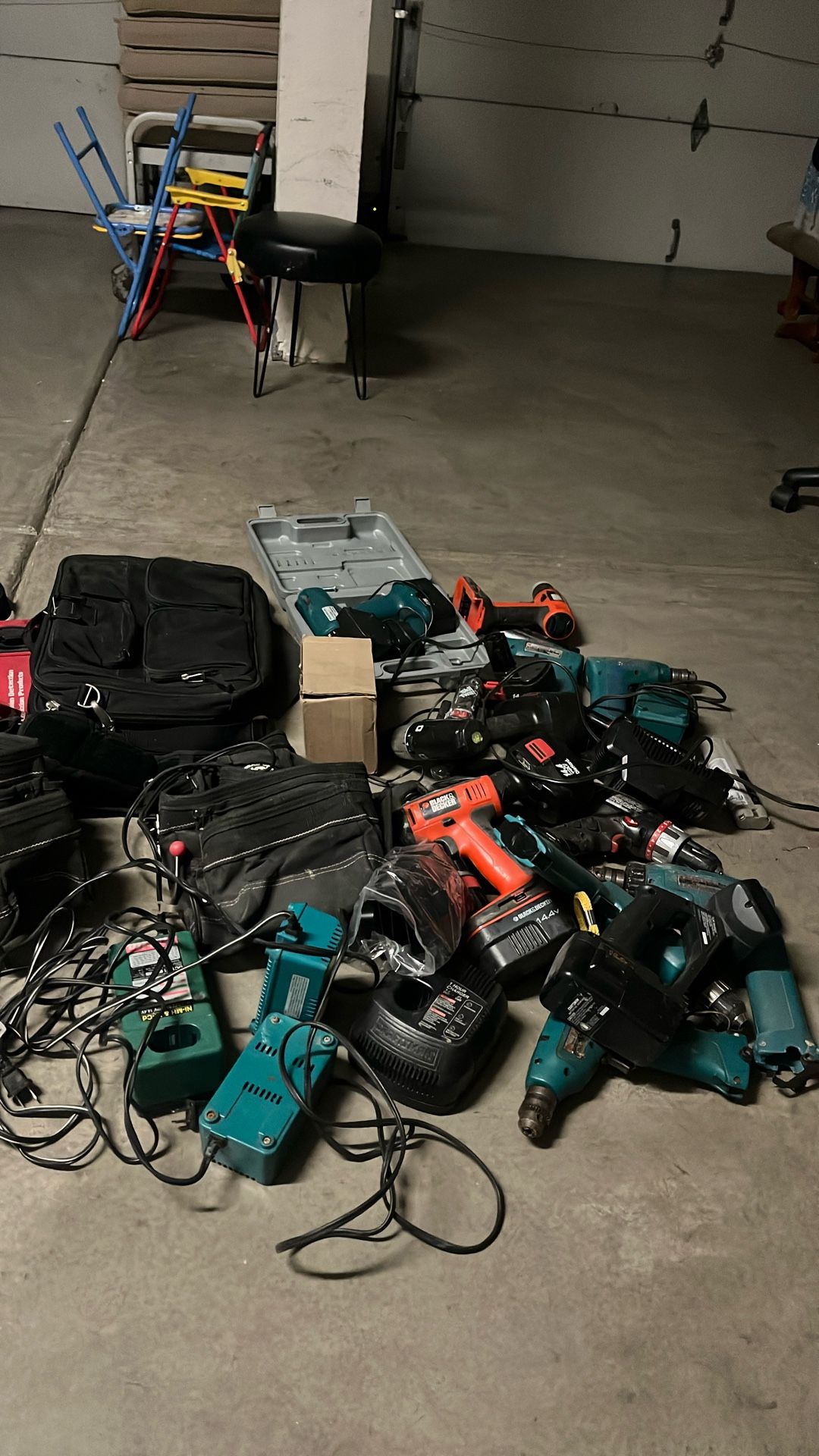 Drill Gun Tool Bag An Batteries An Chargers For Sale As Is Everything $100 Cleaning Out My Shed 