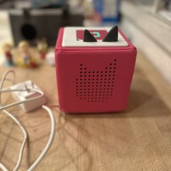 Pink Toniebox, Carrying Case & Figurines