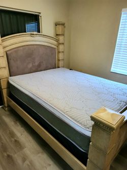 NEW QUEEN-SIZE PILLOW TOP MATTRESS AND BOX SPRING 💤