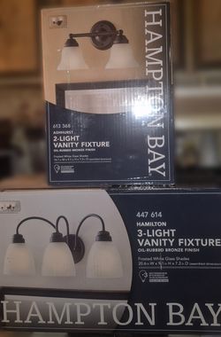 Two vanity lights ✨️ for 40$