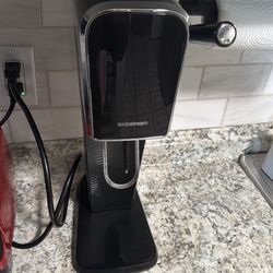 Used SodaStream Sparkling Water Maker – Works Great