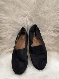 TOMS Shoes & Sandals (Sizes 8–9) – Excellent Condition