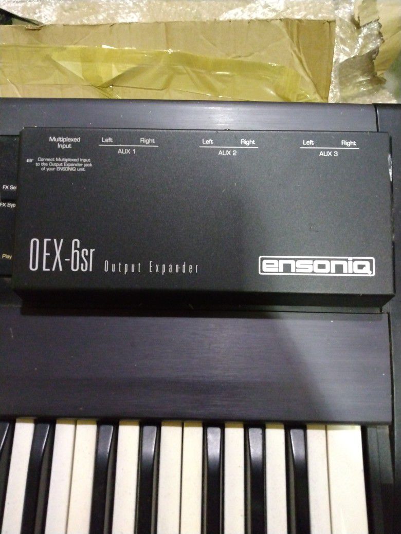 Esoniq Oex 6sr Output Expander W Keyboard